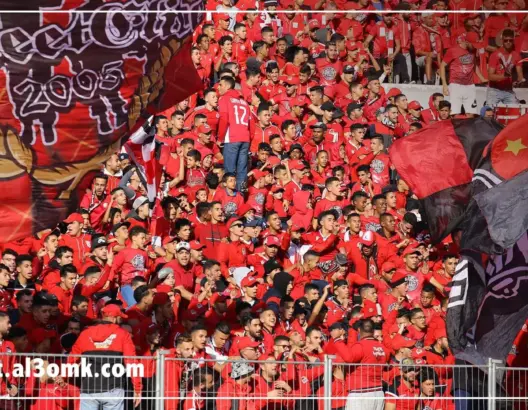 جماهير الوداد تزلزل دونور باهازيجها في مباراة الفتح(فيديو)