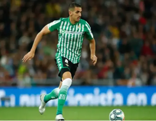 زهير فضال .. لاعب مغربي يتألق في دفاع نادي ريال بيتيس الإسباني