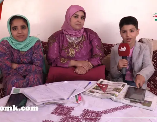 بإمكانيات بسيطة.. هكذا يتابع التلاميذ دراستهم عن بعد بإنزكان (فيديو)