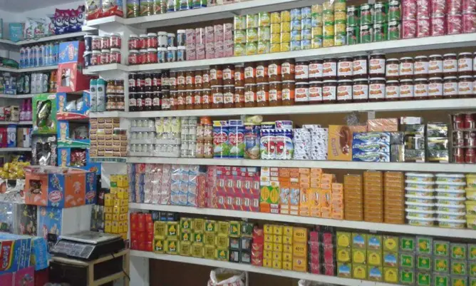 تجار الرباط: السلع متوفرة ولا تغيير في علاقة “مول الحانوت” مع الزبناء