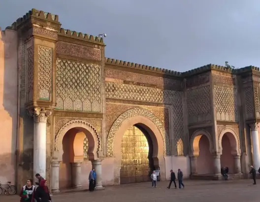 مديرية التعليم بمكناس تدخل على خط الاعتداء على مدير مجموعة مدارس