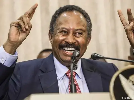 عاجل.. رئيس وزراء السودان ينجو من محاولة اغتيال بالخرطوم (فيديو)