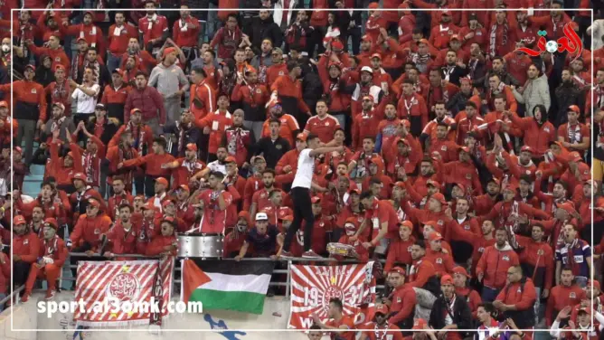 قوة.. حماس وإصرار..جماهير الوداد تزلزل ملعب رادس (فيديو)