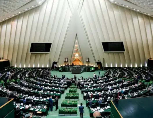 أصاب 23 برلمانيا .. فيروس “كورونا” يضرب برلمان هذه الدولة