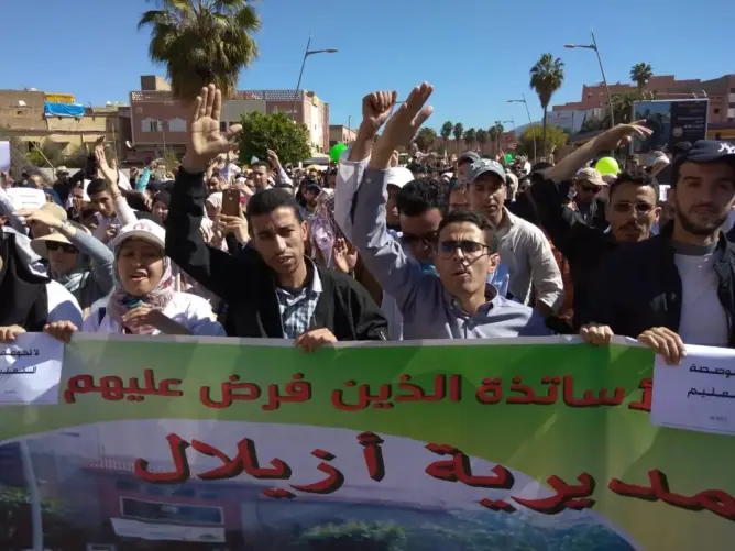 متعاقدو بني ملال يستنكرون إغلاق باب الحوار ويلوحون بسنة بيضاء