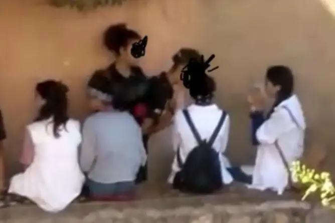 حقوقيون يطالبون بوضع حد لانتشار “السلسيون” قرب مدارس الفقيه بنصالح