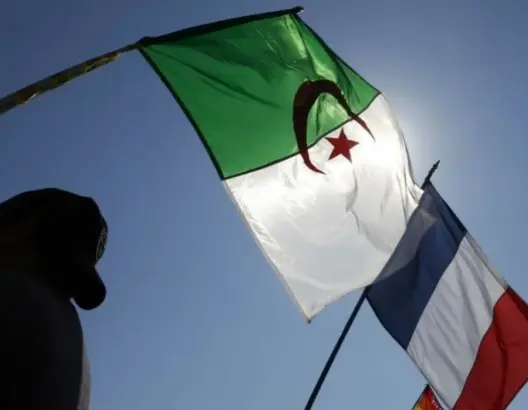 تأجيل زيارة ماكرون للمغرب.. مسؤولون بفرنسا والجزائر يناقشون ملف الصحراء
