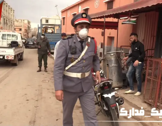 القليعة.. السلطات تنجح في تطبيق الحجر بأكبر تجمع سكاني بالمغرب (فيديو)