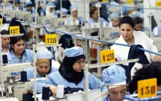 بعد ظهور بؤر صناعية .. 3 وزارات تدعو مسيري المقاولات لتعزيز الوقاية وتتوعد المخالفين