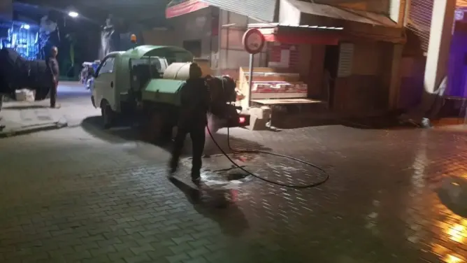 “كورونا” يدفع سلطات تارودانت لتعقيم الأسواق ووسائل النقل العمومية