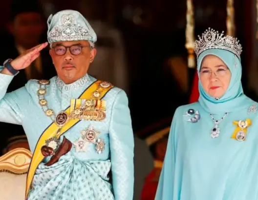 بعد إصابة عاملين بالقصر بـ”كورونا”.. ملك ماليزيا يدخل الحجر الصحي
