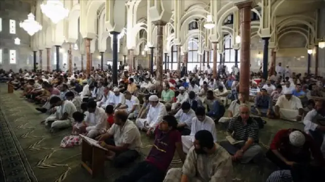 المفوضية الإسلامية بإسبانيا تغلق المساجد للحد من انتشار “كورونا”