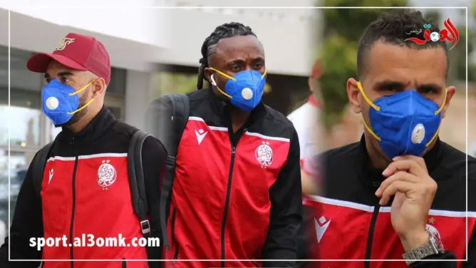 بأقنعة كورونا.. هكذا غادرت بعثة الوداد المغرب في اتجاه تونس (فيديو)