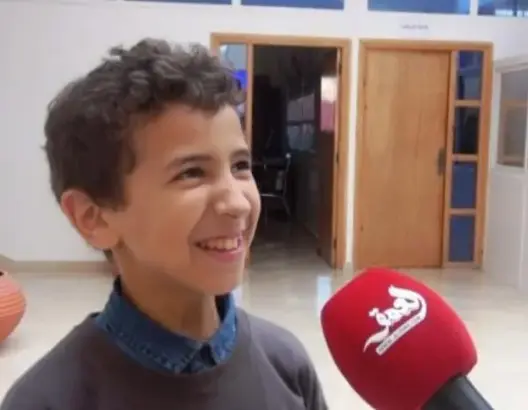 النابغة المغربي إيدر يتأهل لأكبر مسابقة عالمية للروبوتات بأمريكا (فيديو)