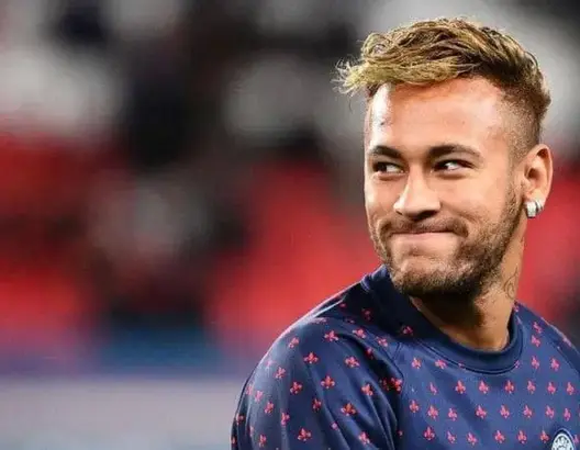عمرها 52 عاما.. والدة نيمار ترتبط بشاب في الـ22 من عمره وهذه ردة فعل ابنها