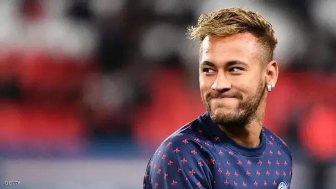 عمرها 52 عاما.. والدة نيمار ترتبط بشاب في الـ22 من عمره وهذه ردة فعل ابنها