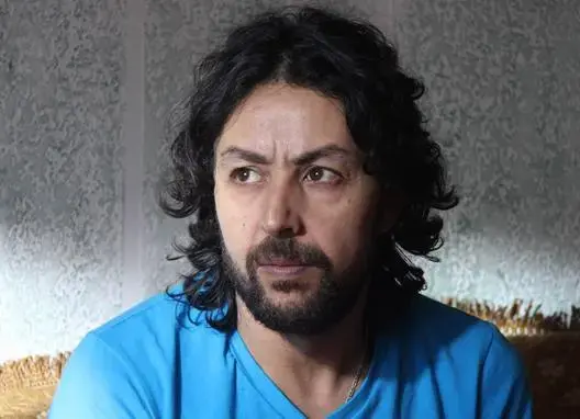 سعيد باي يرد على منتقدي الفنانين: “أش بغيتو مني؟”