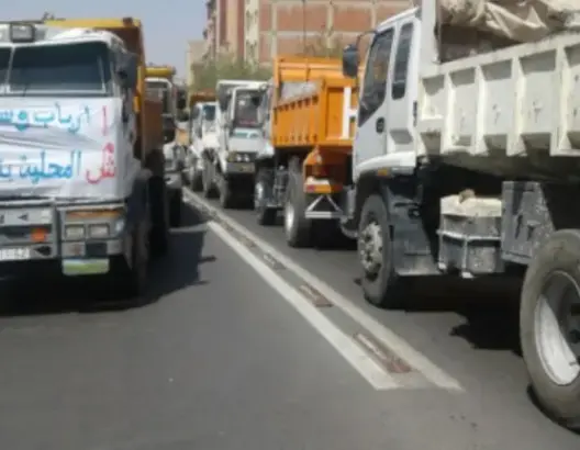 نقابة تطالب المسؤولين عن “حظر التجول الليلي” تيسير تنقل السائقين المهنيين بشاحناتهم