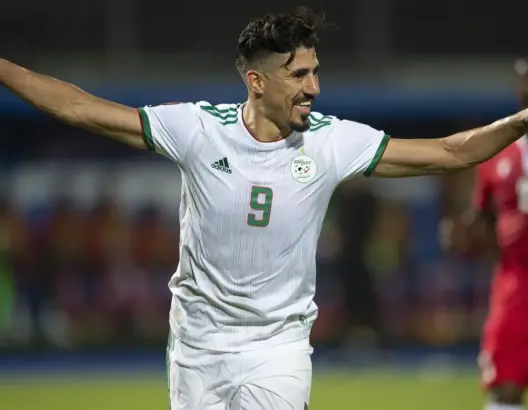 الدولي الجزائري بونجاح: “الرجاء واعرة” وحمد الله الأفضل عربيا