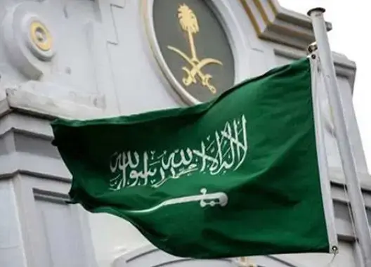 السعودية تشترط حصول الموظفين على لقاح كورونا للحضور لمقرات العمل