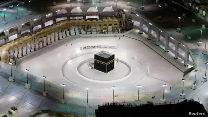 السعودية تضع شرطا صارما أمام الراغبين في أداء مناسك العمرة خلال رمضان