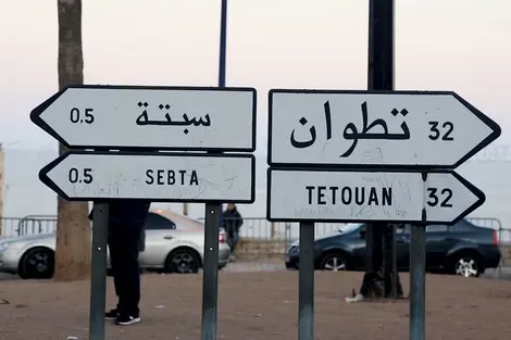 العُمال المغاربة بسبتة.. مطالب بتدخل بوريطة لتفادي فقدان وظائفهم بسبب إغلاق الحدود