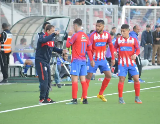 بنحساين يكشف كيف أنقذ المغرب التطواني من النزول ورأيه في البطولة