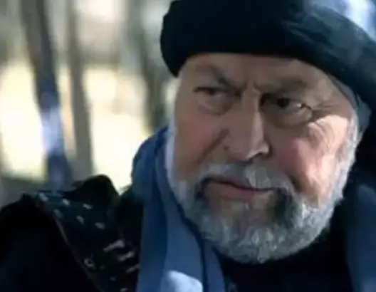 عن عمر ناهز الـ 78 عاما.. وفاة الممثل الفلسطيني عبد الرحمن أبو القاسم