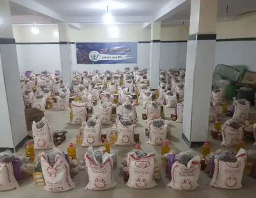 “سفراء الخير” يوزعون 400 قفة على أسر معوزة بقلعة السراغنة