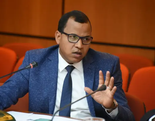 عباسي: الحياة الحزبية فيها أعطاب لكنها ليست مبررا للحجر عليها