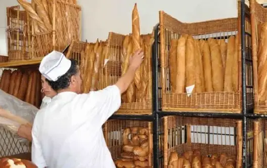 أرباب المخابز يطالبون بتعويض عمالهم المتوقفين مؤقتا من صندوق “كورونا”