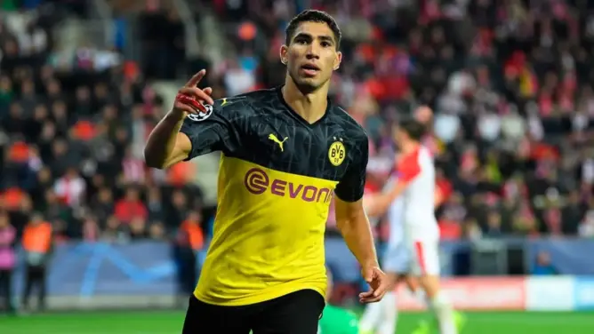بعد عروض كبار أوروبا .. ريال مدريد يتحرك لتحصين المغربي حكيمي