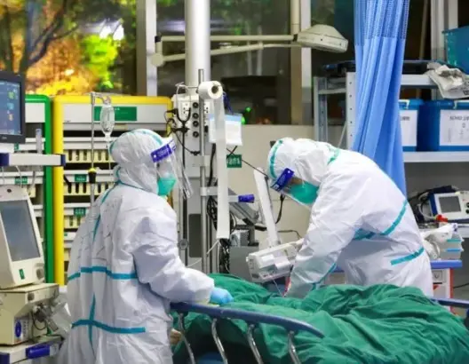 طبيب يفسر سبب ارتفاع عدد المصابين بكورونا في اليومين الأخيرين بالمغرب