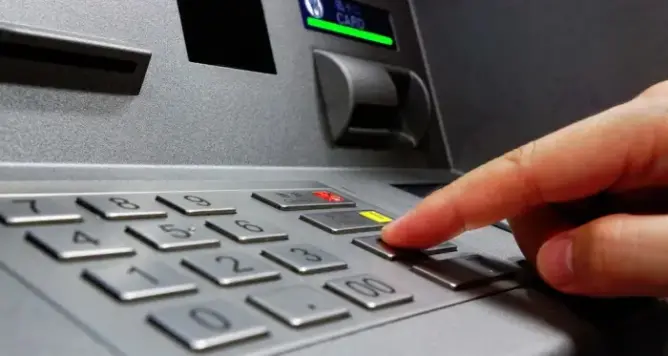 شبابيك الأبناك فوق الملك العمومي.. تقارير الداخلية تفضح خروقات وتواطؤات بجماعات ترابية
