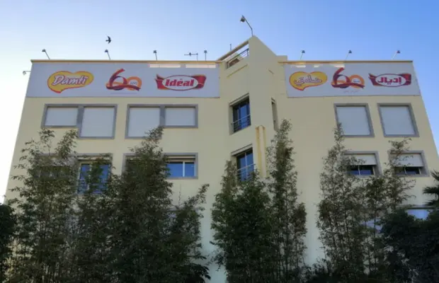 شركة “صومافكو” تتبرع بمليوني درهم وهبة بآلاف المنتجات الغذائية
