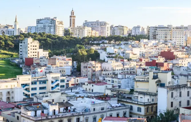 طنجة تهتز على فاجعة جديدة.. العثور على جثة بقَّال مكبلة اليدين وأسرته في صدمة