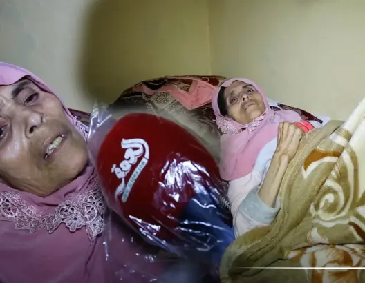 اجتمع عليها السرطان والحجر الصحي.. “مي فتيحة” سيدة من ذوي الإعاقة بسلا تعاني في صمت (فيديو)