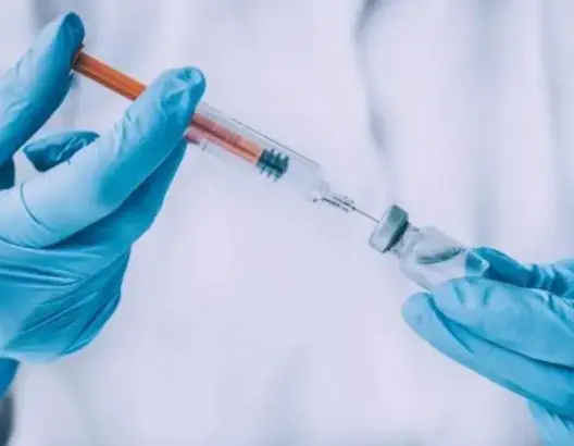 وزارة الصحة تعد المصابين بأمراض مزمنة بتوفير لقاح من أجل مواجهة كورونا