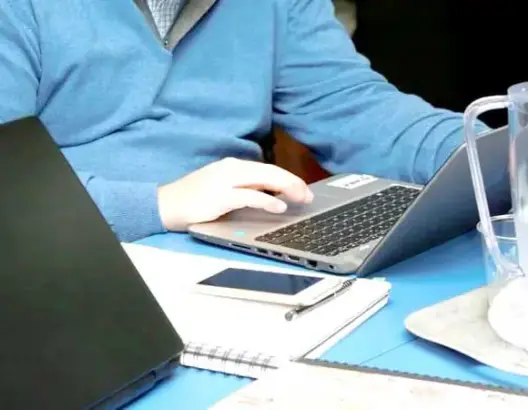 هذه تفاصيل مرسوم حكومي ينظم العمل عن بعد بإدارات الدولة