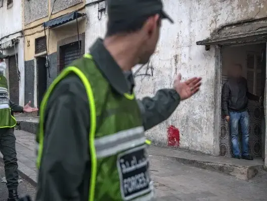 بعد تنازل قاضي طنجة .. عقوبات إدارية تطال عنصري القوات المساعدة
