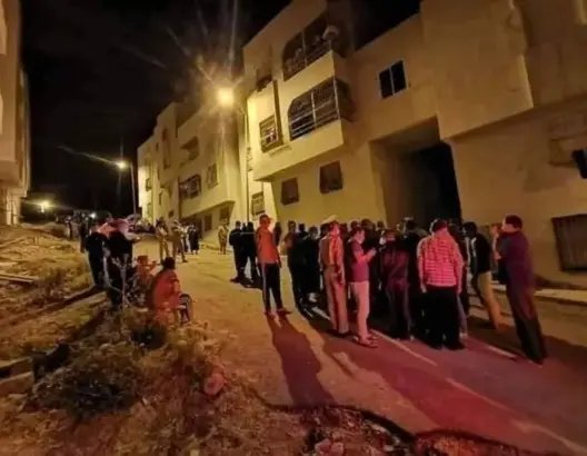 تصدعات تدفع سكان عمارة للسكن الاقتصادي بتازة لإخلائها.. ومطالب بالتحقيق (صور)