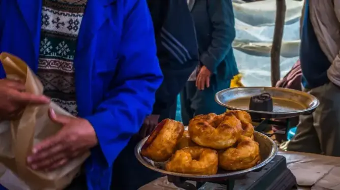 الشفنج .. طبق عرفه الإغريق وأعده المغاربة قبل ألف سنة بالعسل والمكسرات