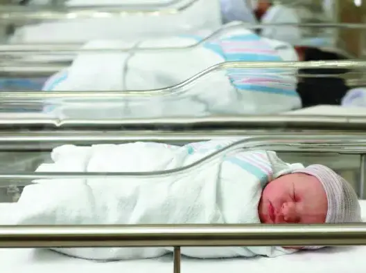 تأخير ملف “بيع الرضع” بفاس بعد الاستماع للشهود