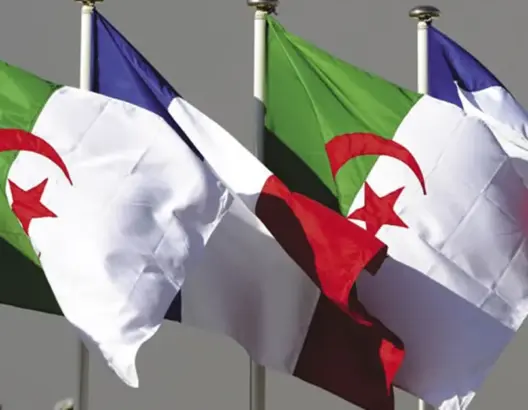 بسبب وثائقي عن “الحِراك”.. الجزائر تستدعي سفيرها في باريس