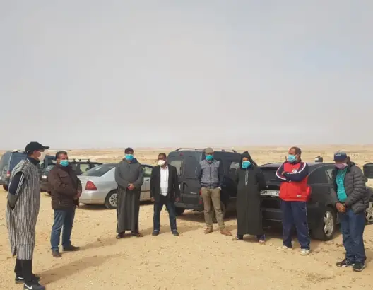 عالقون منذ أسبوعين بواد الكراع يناشدون سلطات الداخلة السماح لهم بدخول المدينة (فيديو)