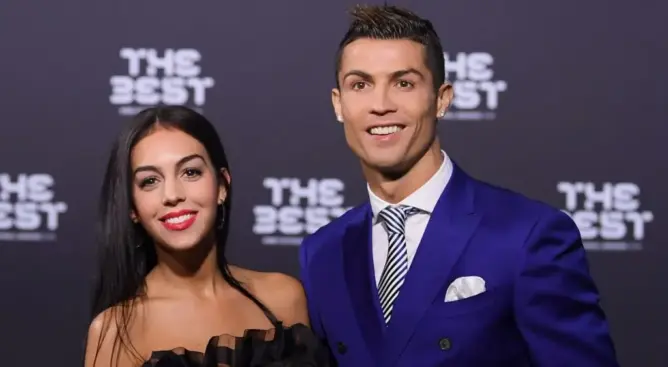 رونالدو .. أول لاعب كرة قدم في التاريخ يدخل نادي “المليار دولار”