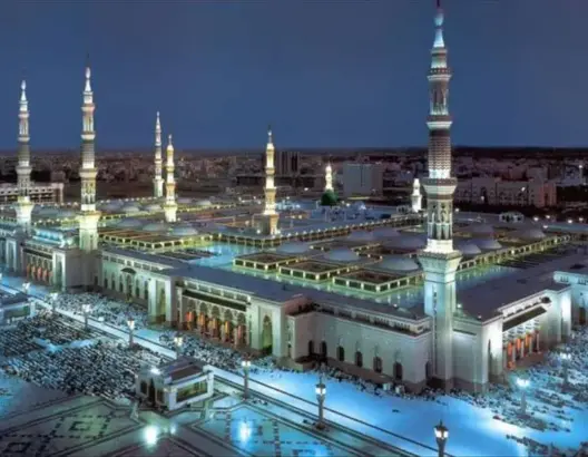 السعودية تقرر فتح المسجد النبوي لصلاة التراويح خلال رمضان وفق إجراءات