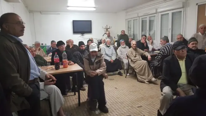 أغلبهم مغاربة .. مُسِنو الـ “foyer” بفرنسا بين مطرقة الفقر وسندان الحجر الصحي