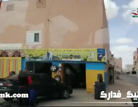 مشاهد من العيون.. أول مدينة ترفع تدريجيا الحجر على بعض المهن والحرف (فيديو)