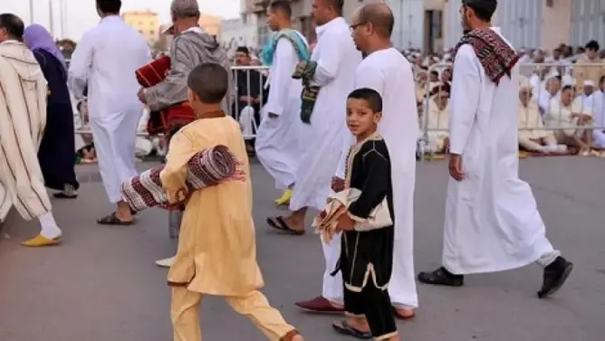 أجواء العيد وكورونا في المغرب.. طقوس حاضرة وتبادل للتهاني عن بعد